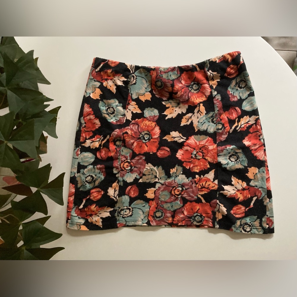 TopShop Dark Floral Fitted Mini Skirt Women’s Size 4 Blue and Orange Short Skirt